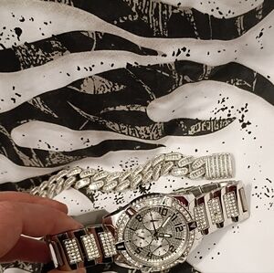 Guess Diamond Silver Men's Watch And  Men's Baguette Bracelet 7in Matching Set